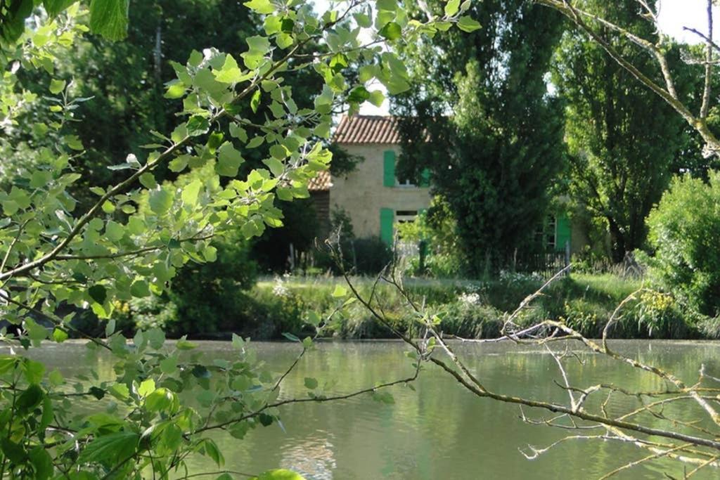 Gite La Garauderie Villa L'Ile-d'Elle Buitenkant foto